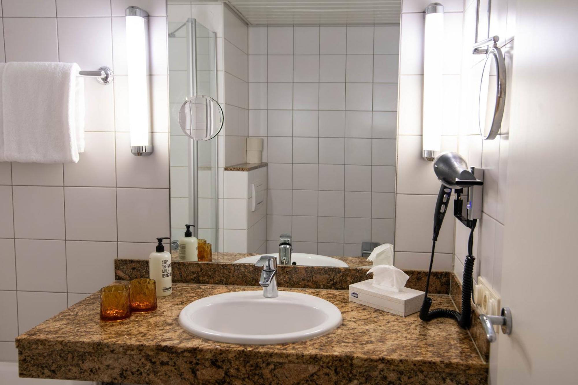 Best Western Conference Airporthotel Frankfurt Moerfelden Zewnętrze zdjęcie